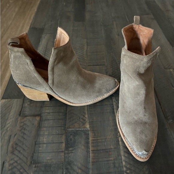 Jeffrey Campbell Cromwell booties - Picture 2 of 4